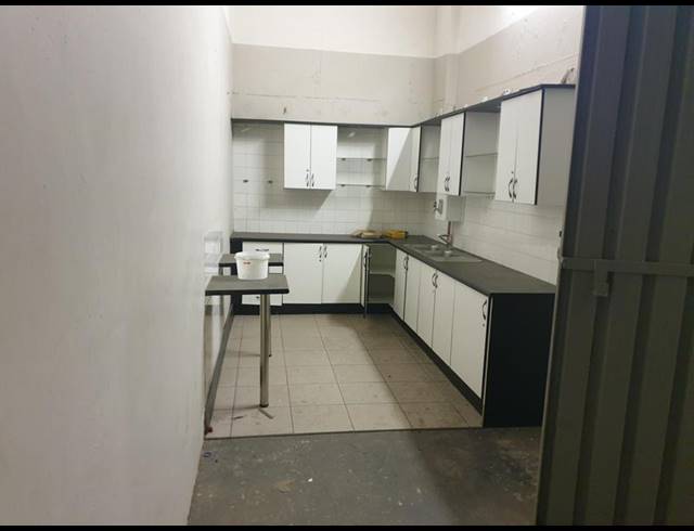 INDUSTRIAL PROPERTY TO RENT IN SILVERTON